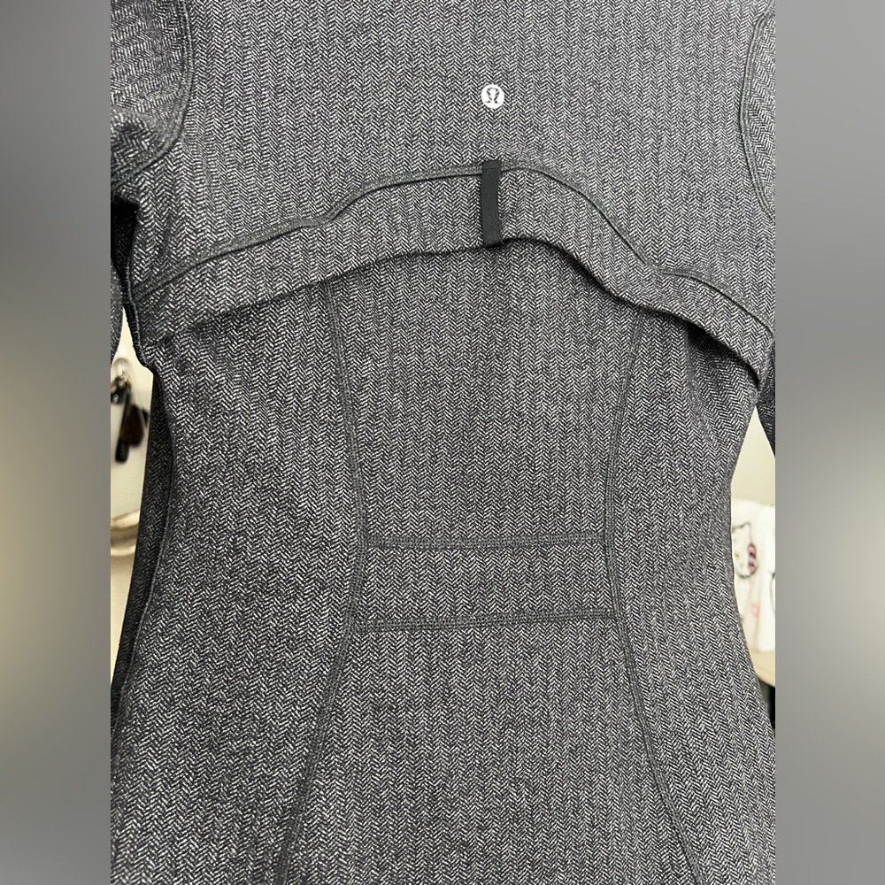 Lululemon Define - image 6